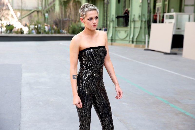 Chanel outfits on celebrities attending Chanel Haute Couture Fall-Winter  2017/18 - ZOE Magazine