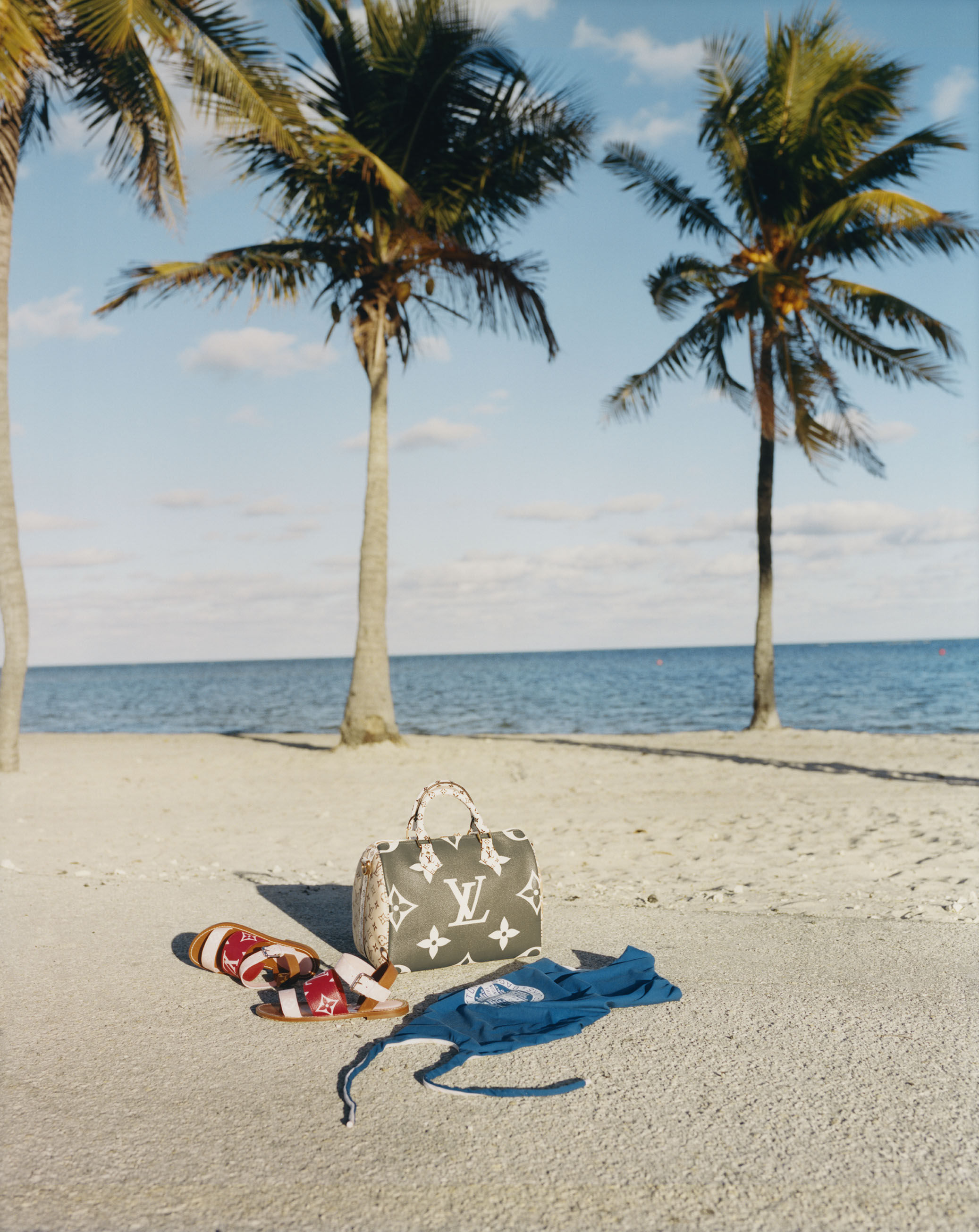 Summer capsule:Louis Vuitton Monogram motif becomes summer. - ZOE Magazine