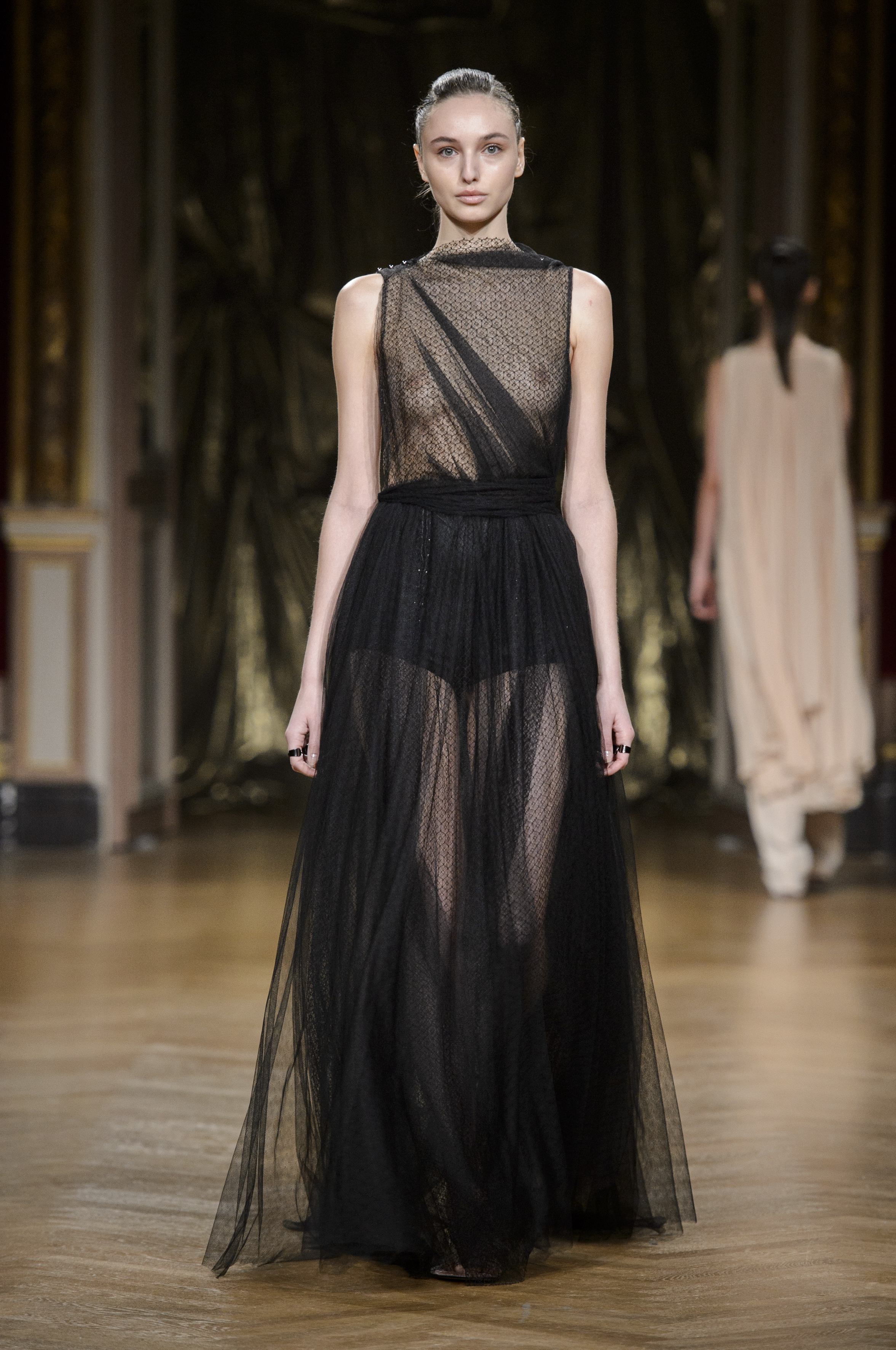 ANTONIO GRIMALDI Haute Couture SS17 : an ode to passionate LOVE - ZOE ...