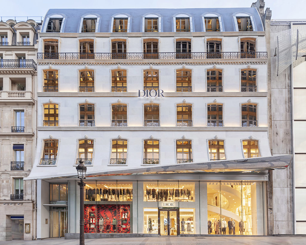 From Avenue Montaigne to Champs-Elysées: a new chapter opens in Dior's  parisian love affair - ZOE Magazine