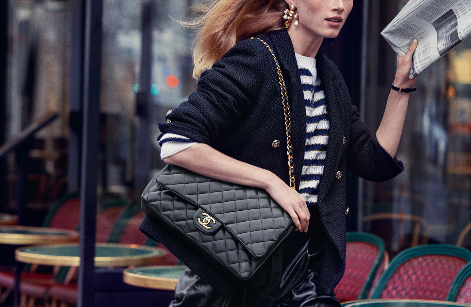 28 Iconic and Fashionable Chain Bags Worth Having  Chanel classic flap bag,  Chanel street style, Chanel classic