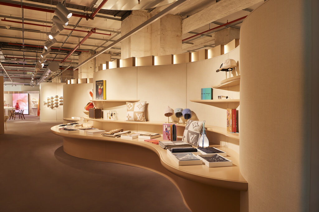 LV Dream par Louis Vuitton, un nouveau lieu d'exposition, café et
